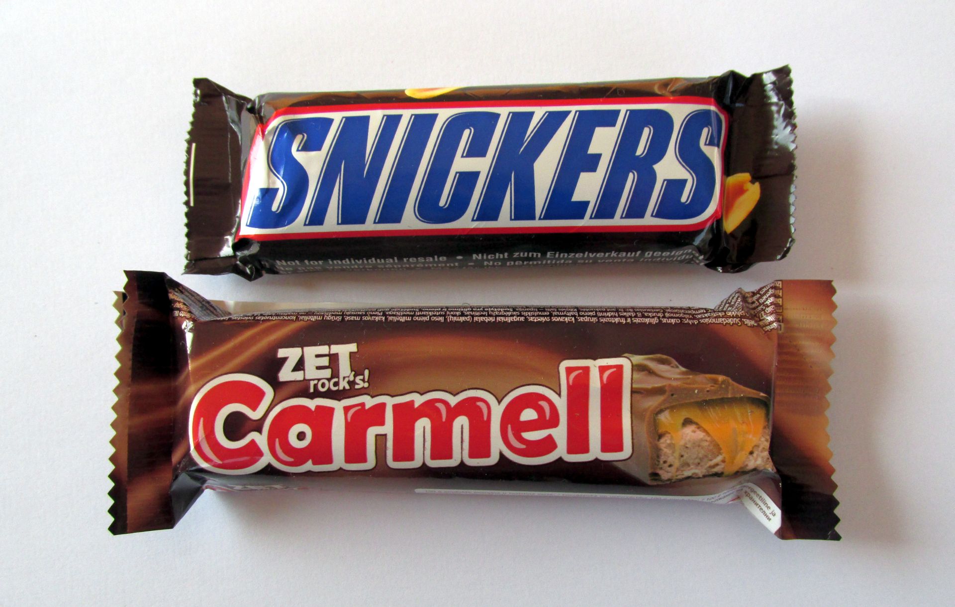 Snickers ir Zet Carmell