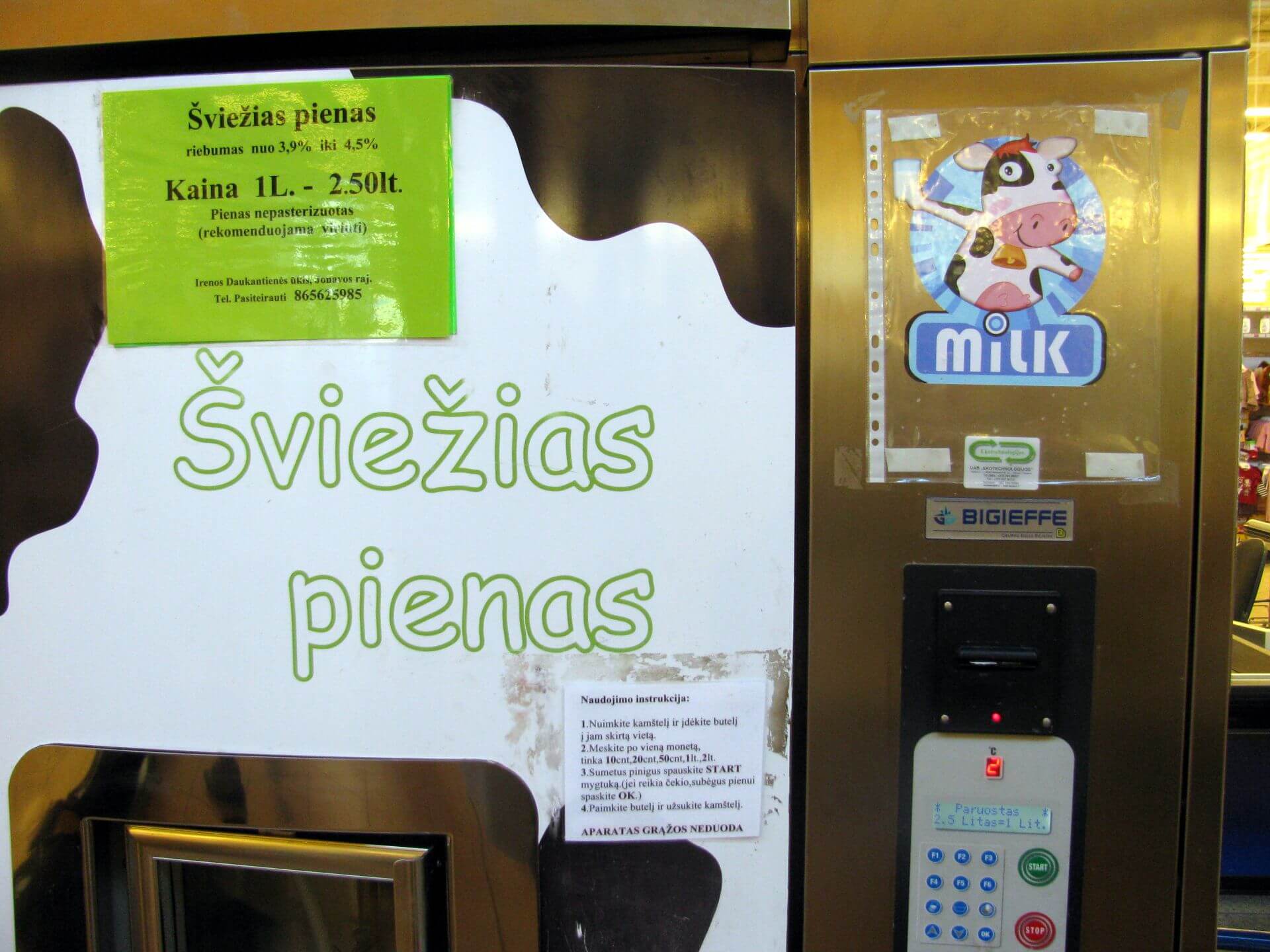 Nutriušęs pieno pardavimo automatas
